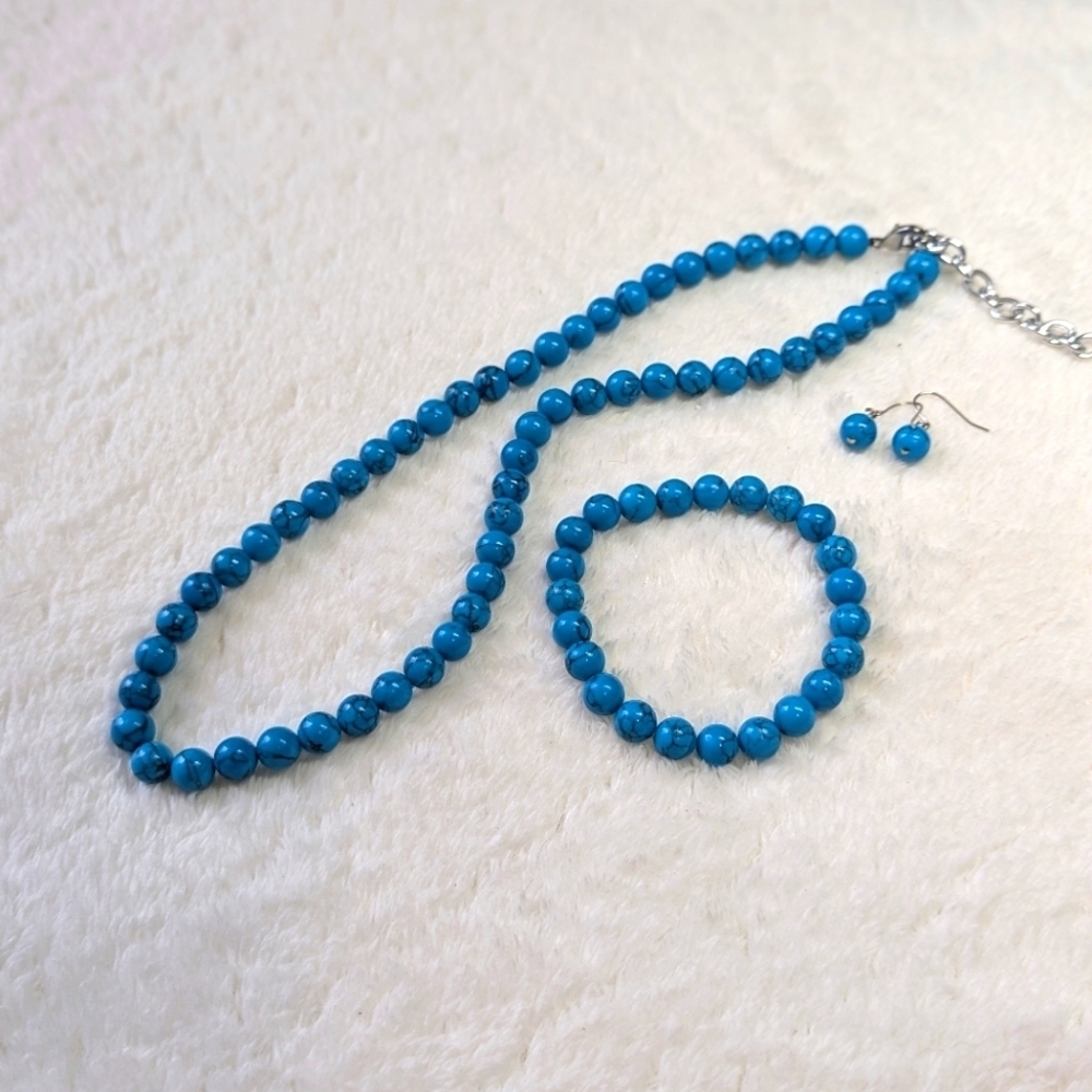 Vintage Blue Howelite Beaded Jewelry Set, Necklace, Bracelet, & Earrings - Picture 10 of 10